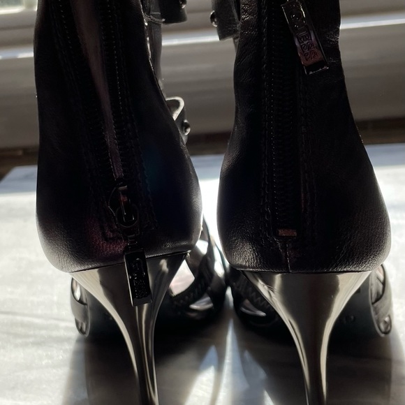 Guess Leather Gladiator Sandle Pumps - Picture 4 of 14